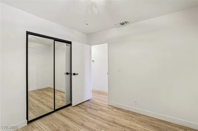 $1,800 | 2414 Paradise Village Way, Las Vegas, NV 89120