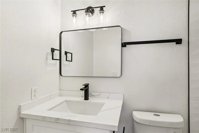 $1,800 | 2414 Paradise Village Way, Las Vegas, NV 89120