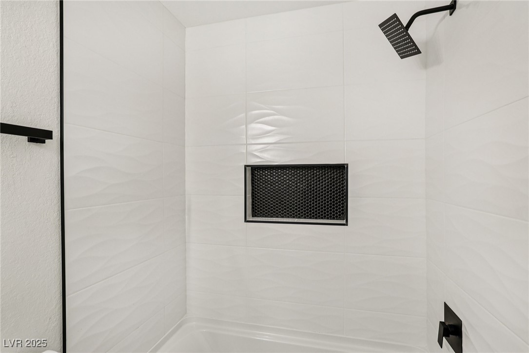 2414 Paradise Village Way Las Vegas, NV 89120 - Photo 29 of 33