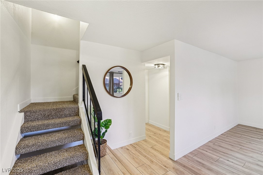 2414 Paradise Village Way Las Vegas, NV 89120 - Photo 5 of 33