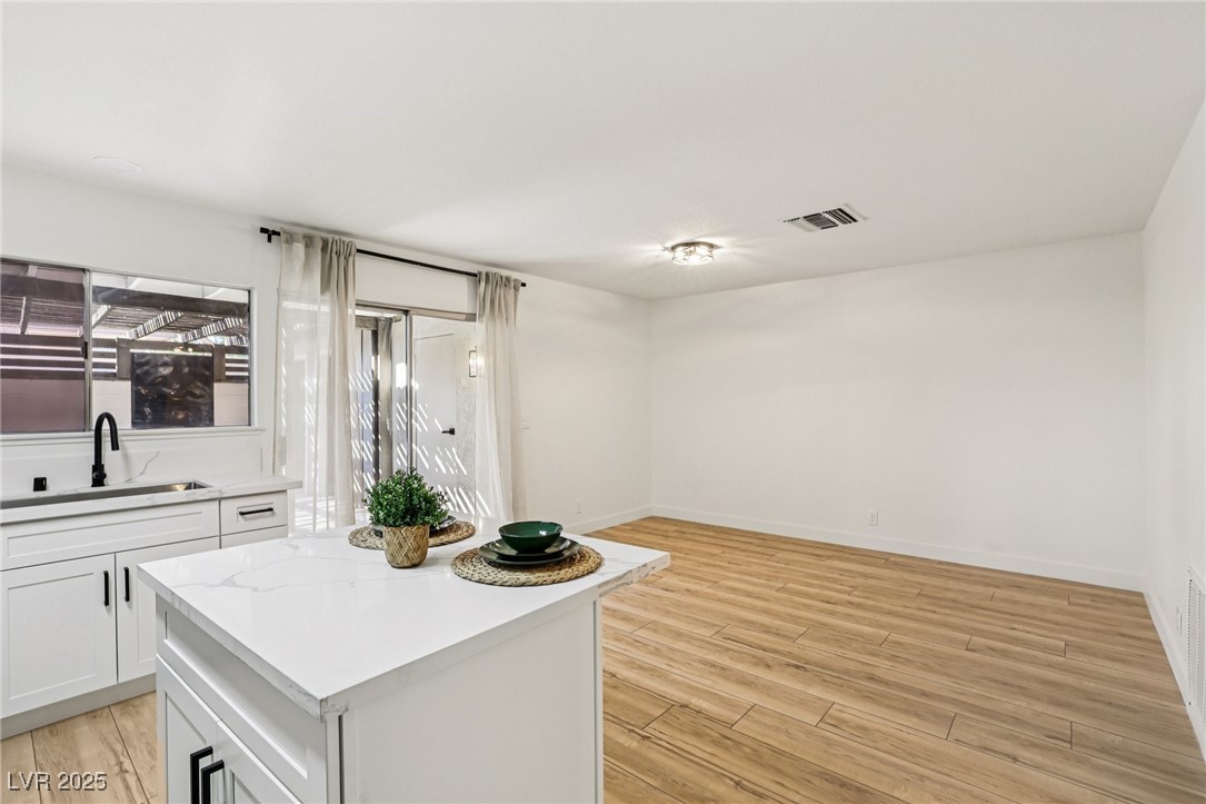 2414 Paradise Village Way Las Vegas, NV 89120 - Photo 9 of 33