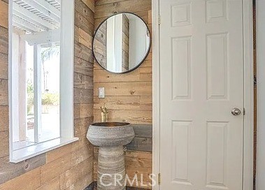 12683 Palm View Way Riverside, CA 92503 - Photo 16 of 25 a bathroom with a toilet and a sink