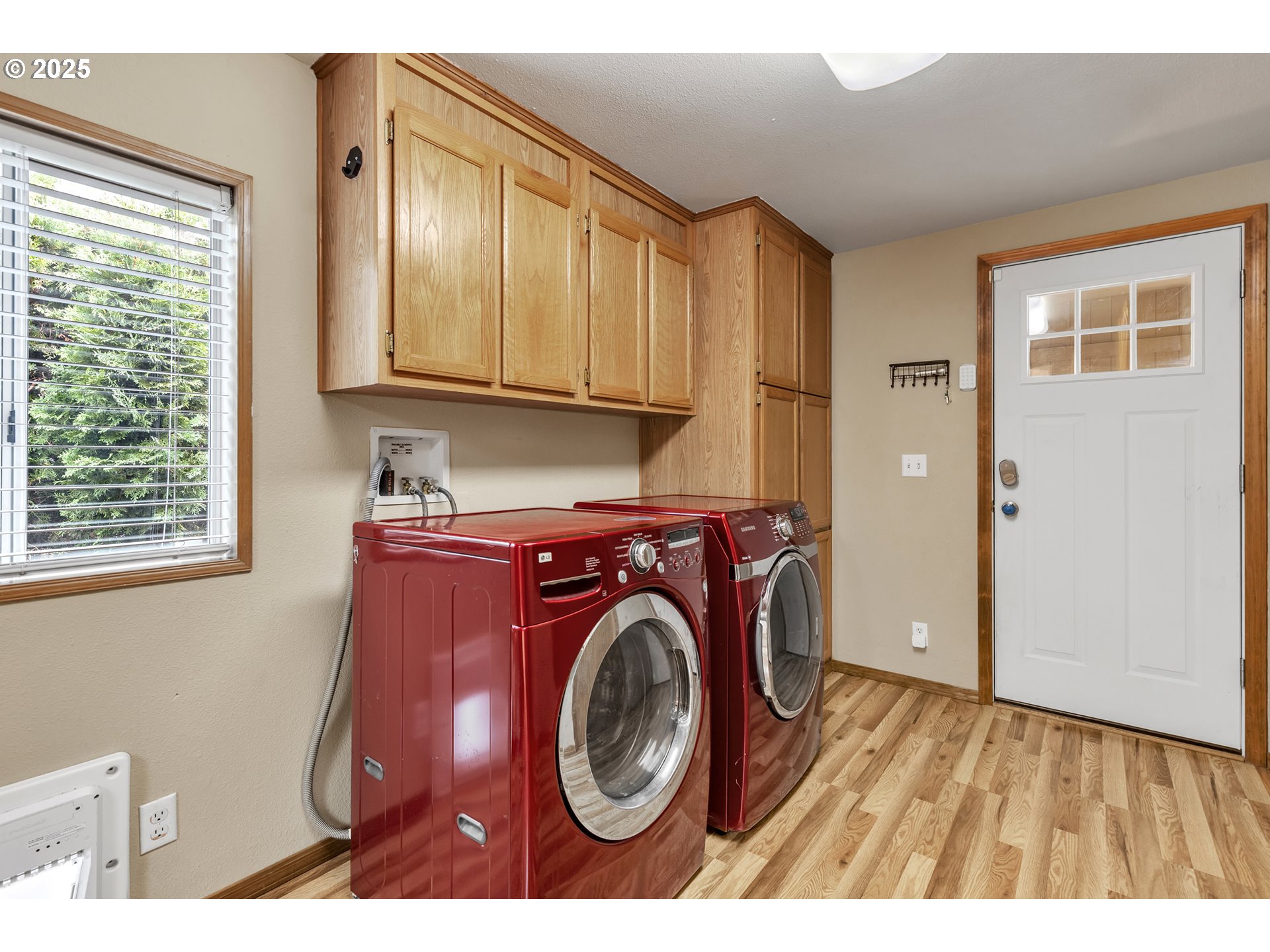 5701 Northeast St Johns Road, Unit 4 Vancouver, WA 98661 - Photo 18 of 28 a utility room with closet dryer and washer