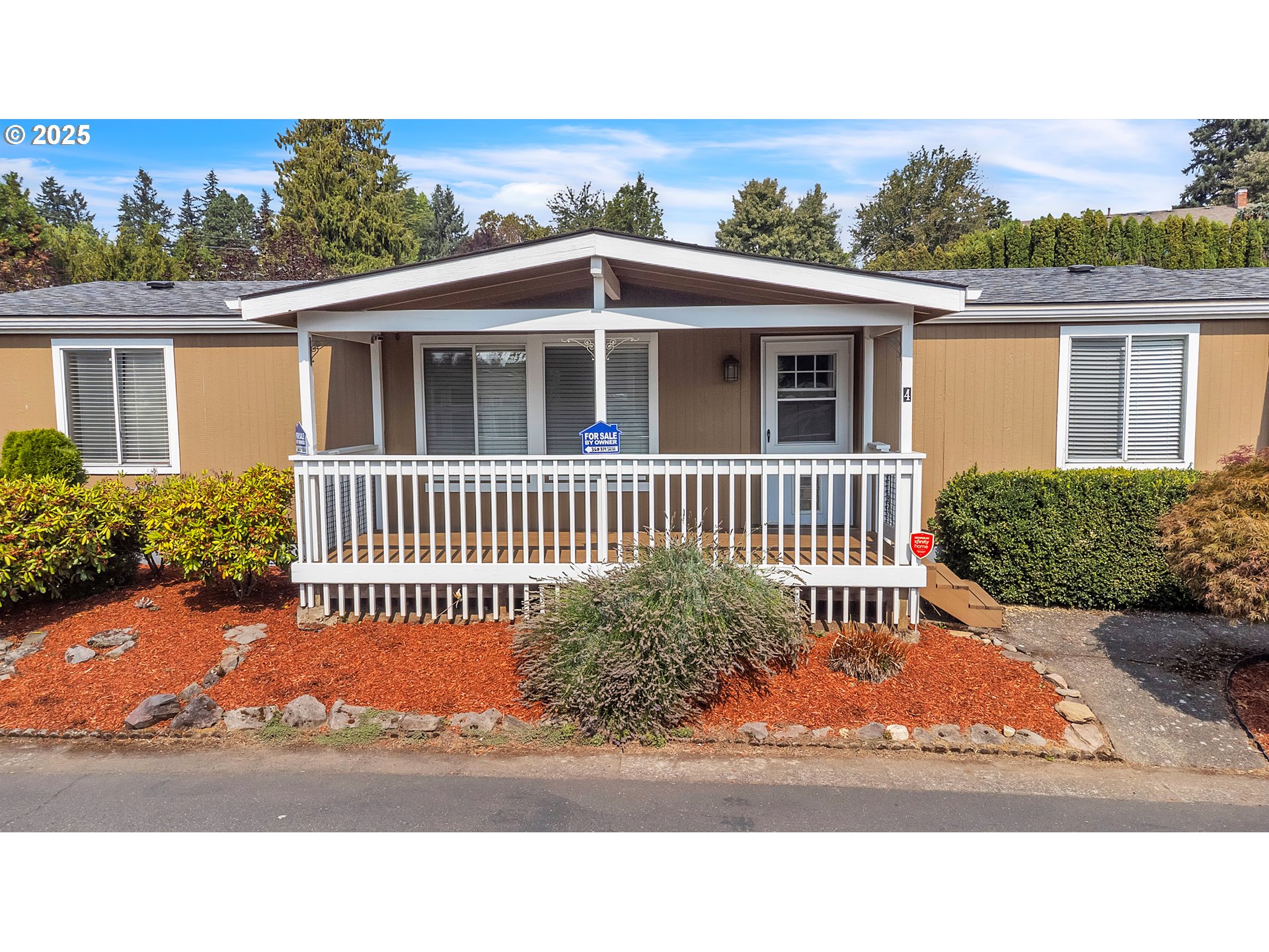 5701 Northeast St Johns Road, Unit 4 Vancouver, WA 98661 - Photo 28 of 28 a house view with a garden space