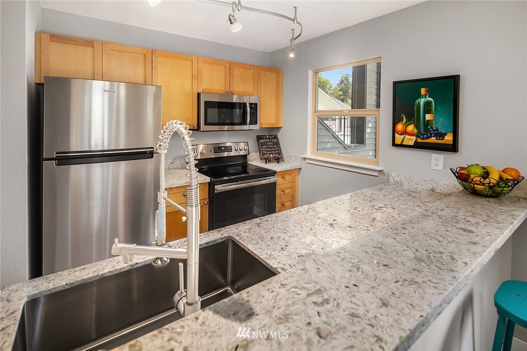 9805 Avondale Road Northeast, Unit N141 Redmond, WA 98052 - Photo 8 of 21 Gallery Image 8