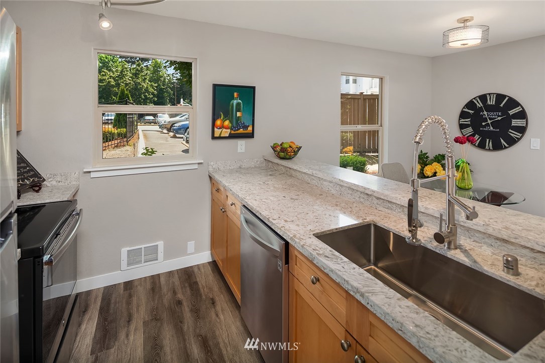 9805 Avondale Road Northeast, Unit N141 Redmond, WA 98052 - Photo 9 of 21 Gallery Image 9