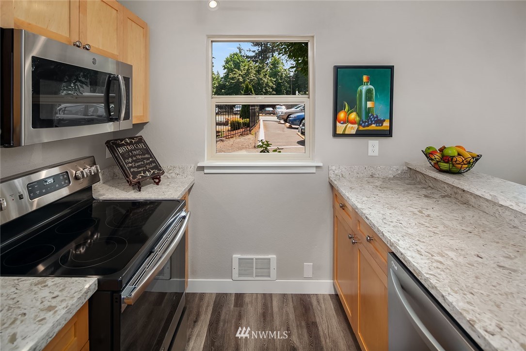 9805 Avondale Road Northeast, Unit N141 Redmond, WA 98052 - Photo 10 of 21 Gallery Image 10