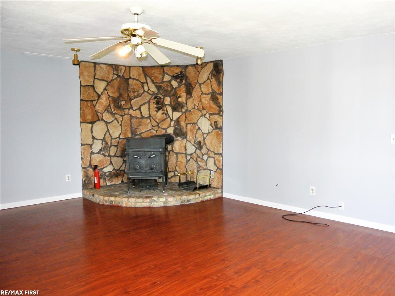 47215 Greenview Road Utica, MI 48317 - Photo 23 of 36 31330725-22.JPG