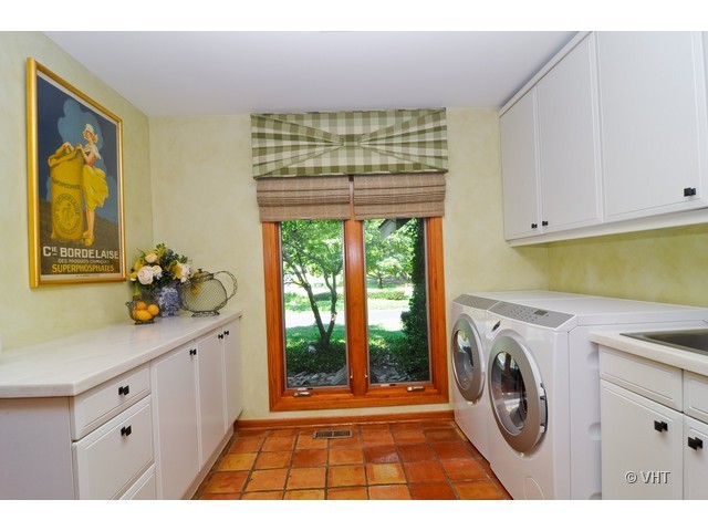 1507 Appleby Road Inverness, IL 60067 - Photo 21 of 25 a utility room with dryer and washer