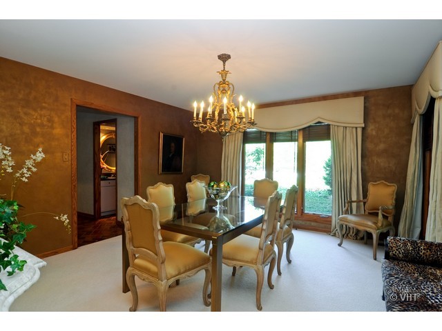 1507 Appleby Road Inverness, IL 60067 - Photo 4 of 25 a dining room with furniture and window