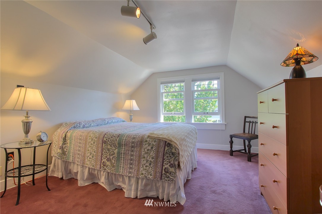 714 North 71st Street Seattle, WA 98103 - Photo 16 of 23 Gallery Image 16