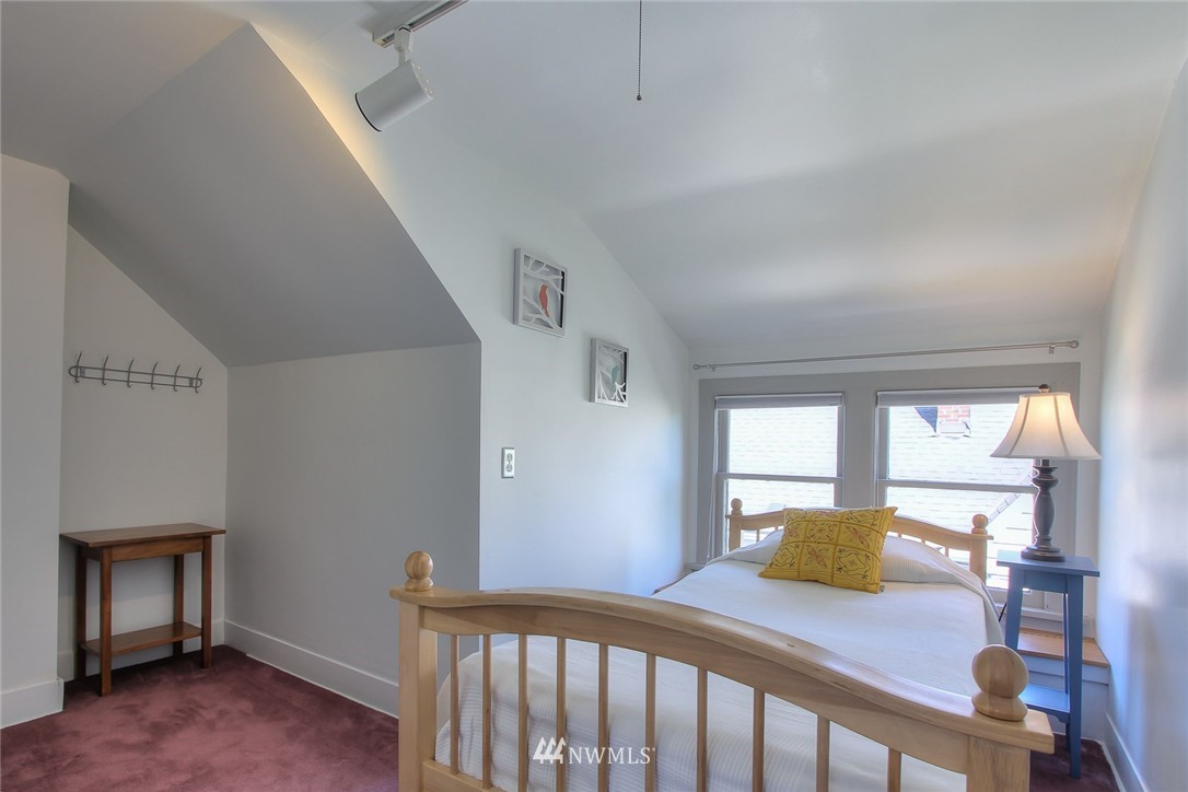 714 North 71st Street Seattle, WA 98103 - Photo 17 of 23 Gallery Image 17