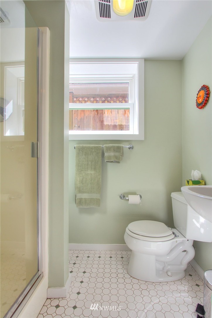 714 North 71st Street Seattle, WA 98103 - Photo 21 of 23 Gallery Image 21