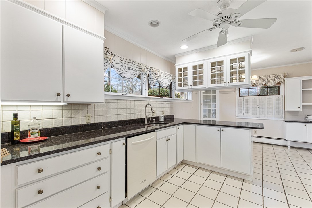 14 Rip Van Winkle Circle Warwick, RI 02886 - Photo 14 of 50