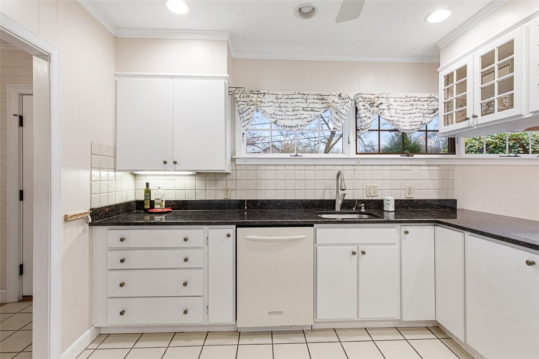 14 Rip Van Winkle Circle Warwick, RI 02886 - Photo 23 of 50