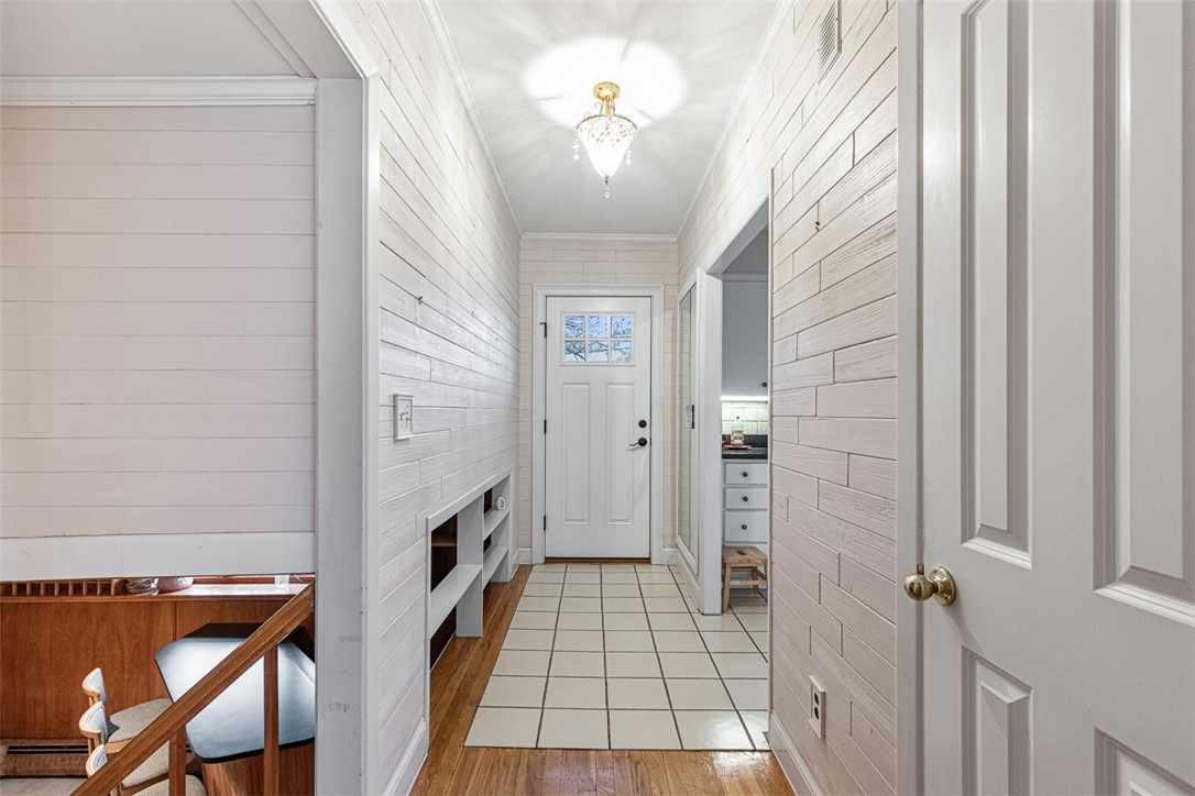 14 Rip Van Winkle Circle Warwick, RI 02886 - Photo 4 of 50