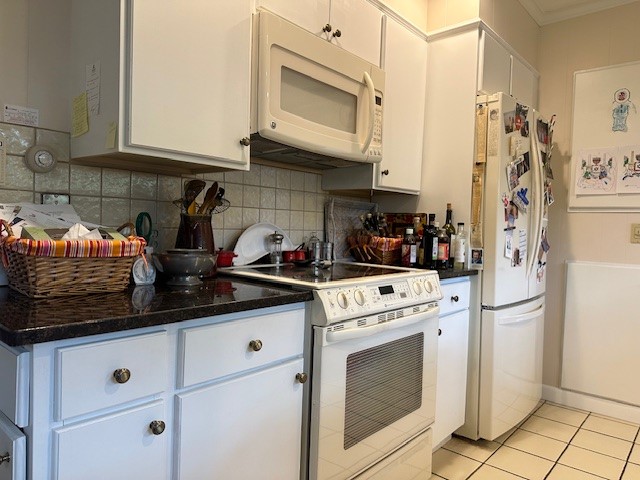 14 Rip Van Winkle Circle Warwick, RI 02886 - Photo 9 of 27