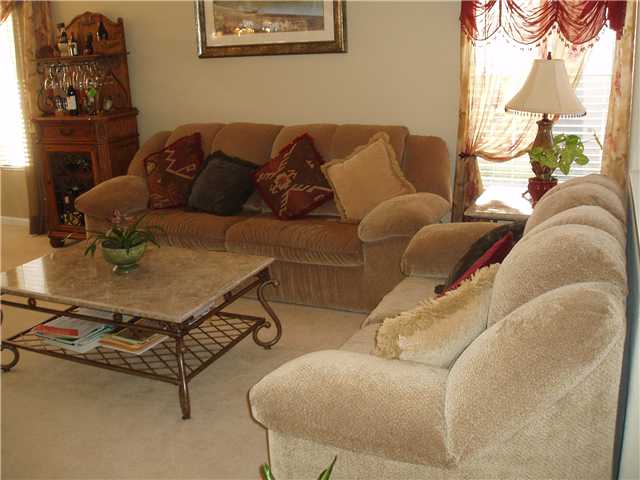 660 Montage Road Oceanside, CA 92057 - Photo 6 of 24 Living Room