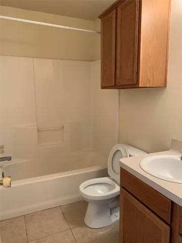 $1,210 | 4100 College Main Street, Unit B, Bryan, TX 77801