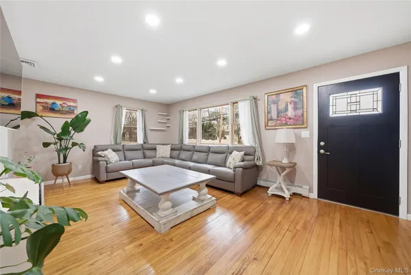 $569,999 | 511 Old North Ocean Avenue, Patchogue, NY 11772