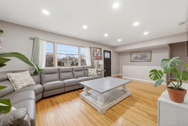 $569,999 | 511 Old North Ocean Avenue, Patchogue, NY 11772