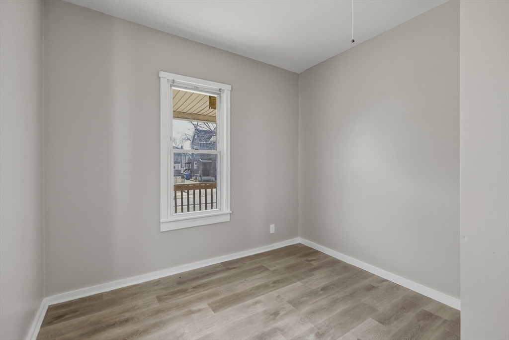 207-209 White Street Springfield, MA 01108 - Photo 11 of 35