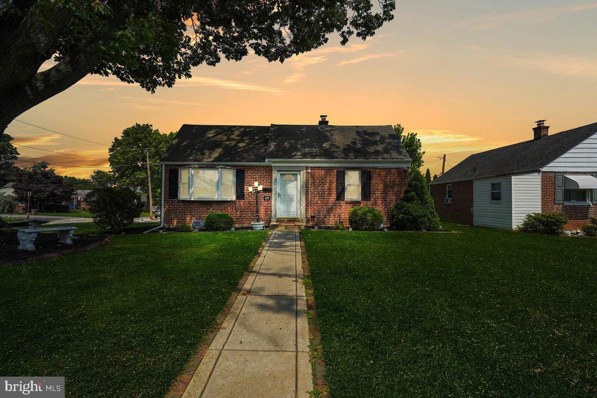 17 James Road Broomall, PA 19008 - Photo 3 of 39 Gallery Image 3