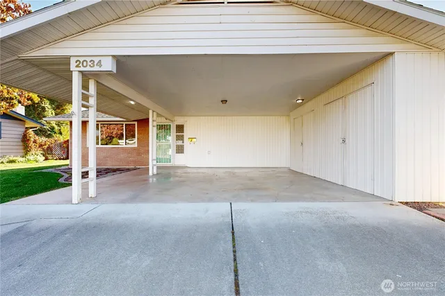 $379,000 | 2034 Crawford Drive, Walla Walla, WA 99362