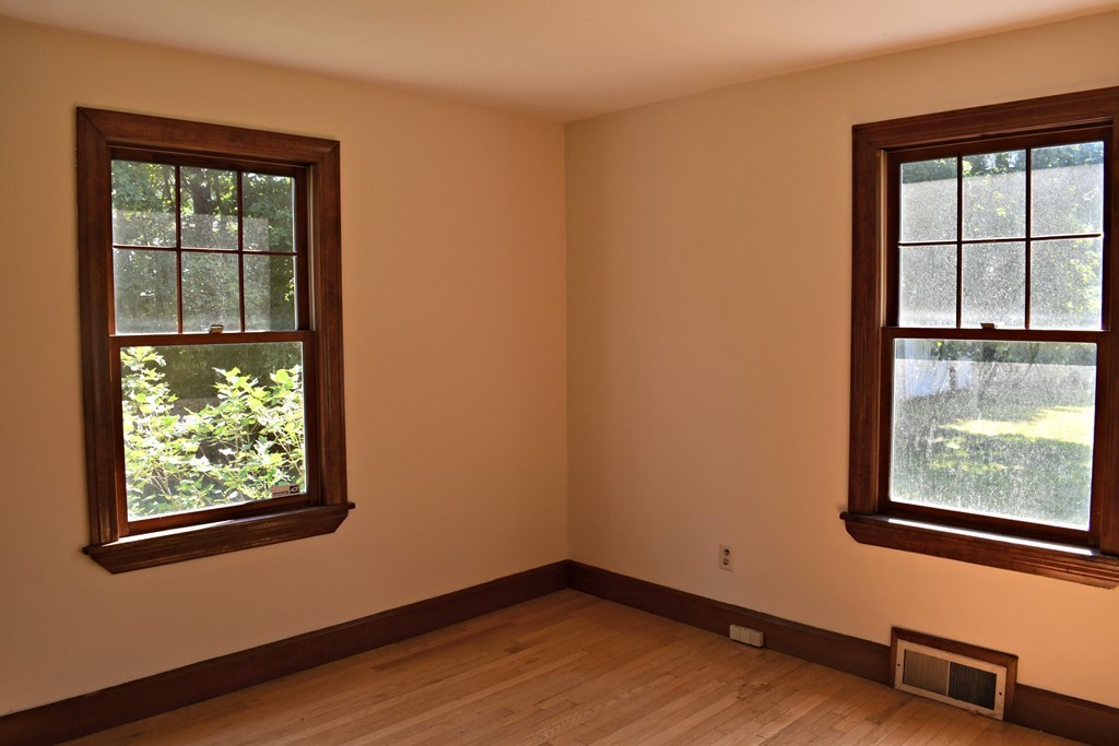 552 Wattaquadock Hill Road Bolton, MA 01740 - Photo 11 of 24 Gallery Image 11