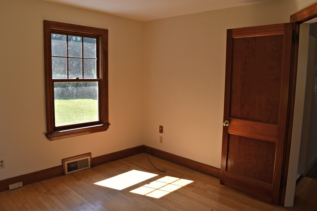 552 Wattaquadock Hill Road Bolton, MA 01740 - Photo 12 of 24 Gallery Image 12