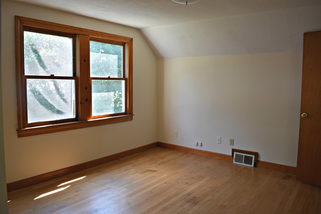 552 Wattaquadock Hill Road Bolton, MA 01740 - Photo 20 of 24 Gallery Image 20