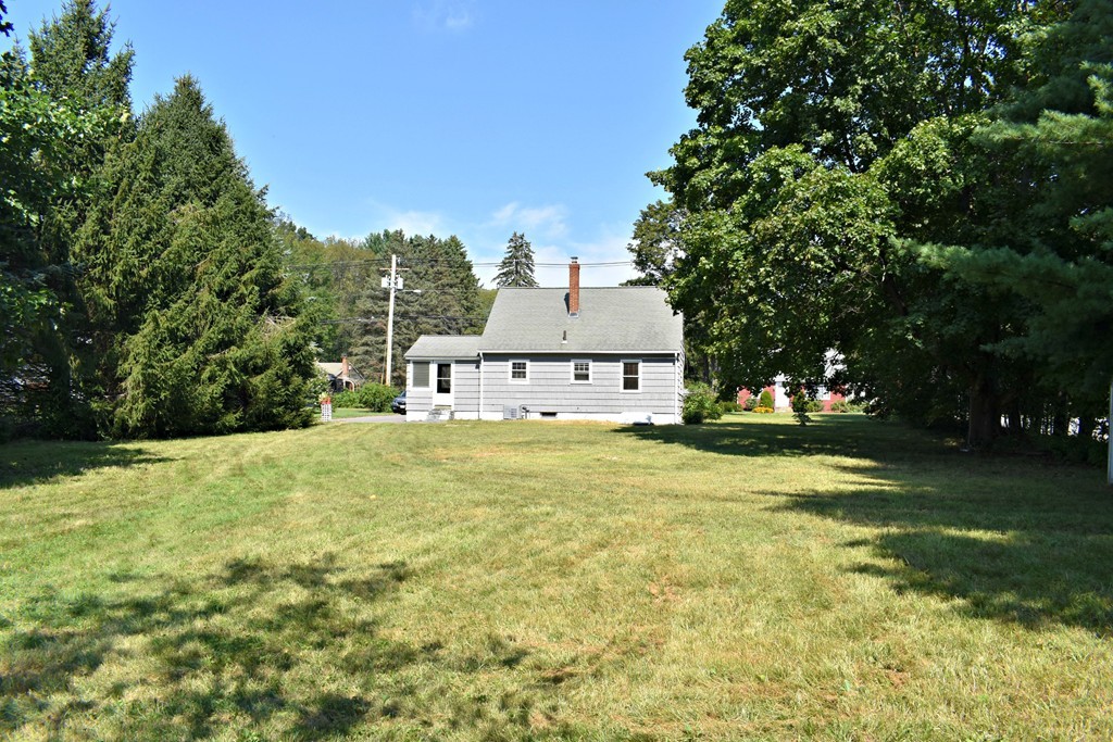 552 Wattaquadock Hill Road Bolton, MA 01740 - Photo 4 of 24 Gallery Image 4