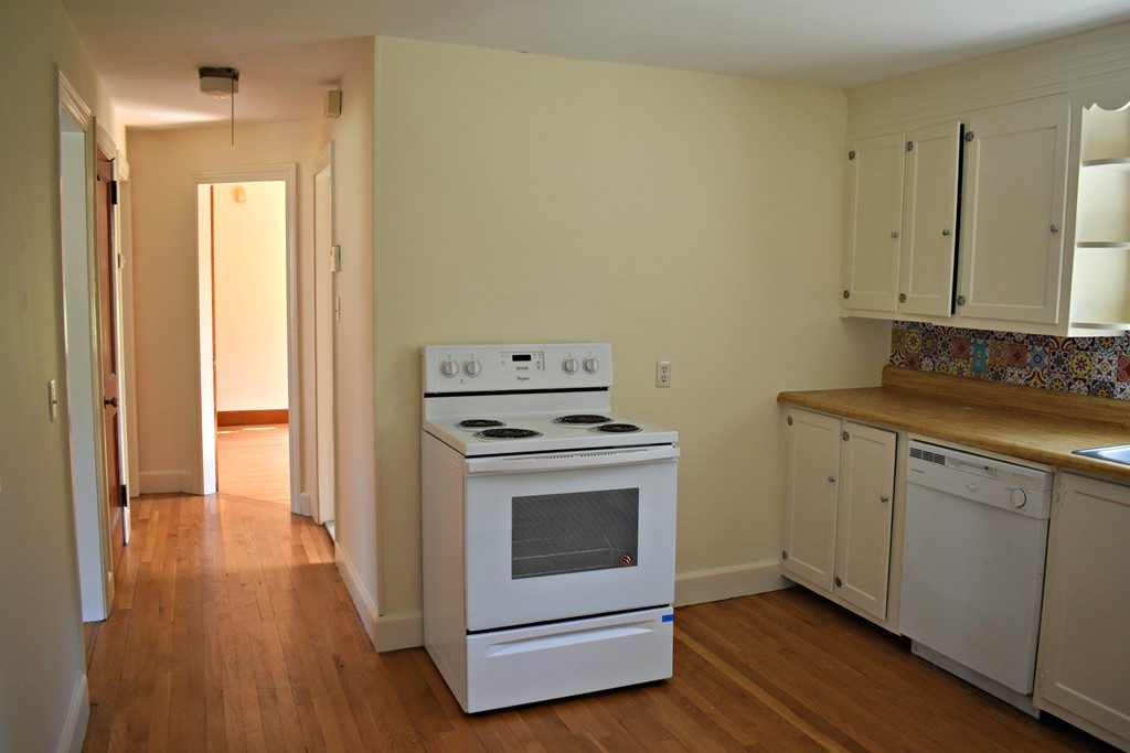 552 Wattaquadock Hill Road Bolton, MA 01740 - Photo 8 of 24 Gallery Image 8