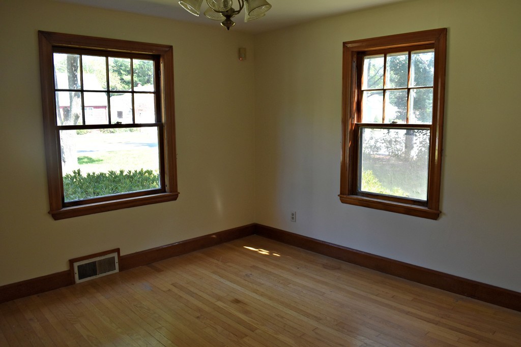 552 Wattaquadock Hill Road Bolton, MA 01740 - Photo 10 of 24 Gallery Image 10