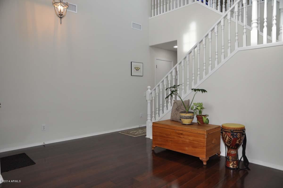 5420 West Yearling Road Phoenix, AZ 85083 - Photo 13 of 42 Living Room2