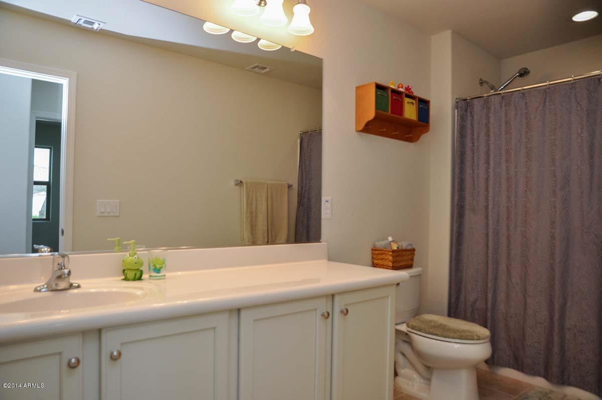 5420 West Yearling Road Phoenix, AZ 85083 - Photo 32 of 42 Hall Bath