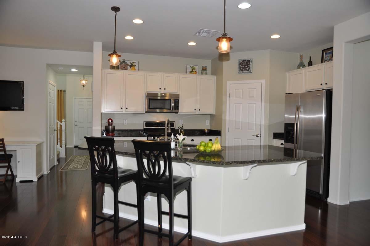 5420 West Yearling Road Phoenix, AZ 85083 - Photo 4 of 42 Kitchen2