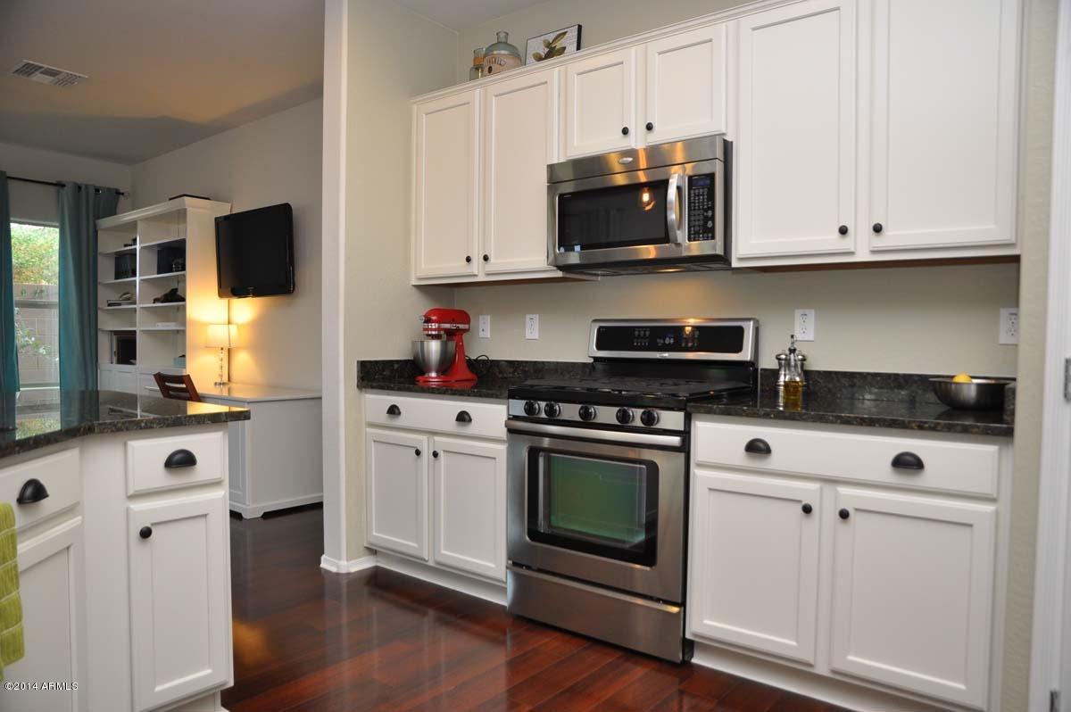 5420 West Yearling Road Phoenix, AZ 85083 - Photo 6 of 42 Kitchen-Range