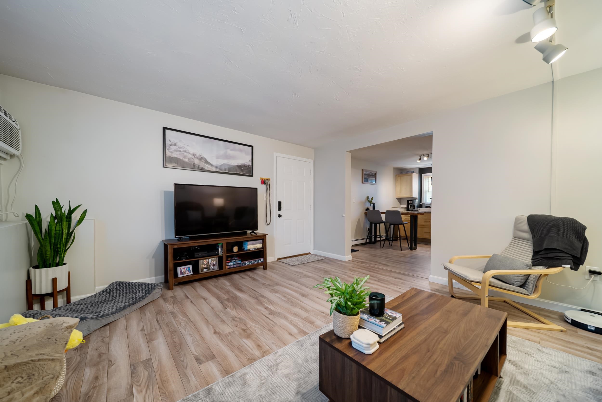 205 Circle Road, Unit 2 Manchester, NH 03103 - Photo 7 of 23
