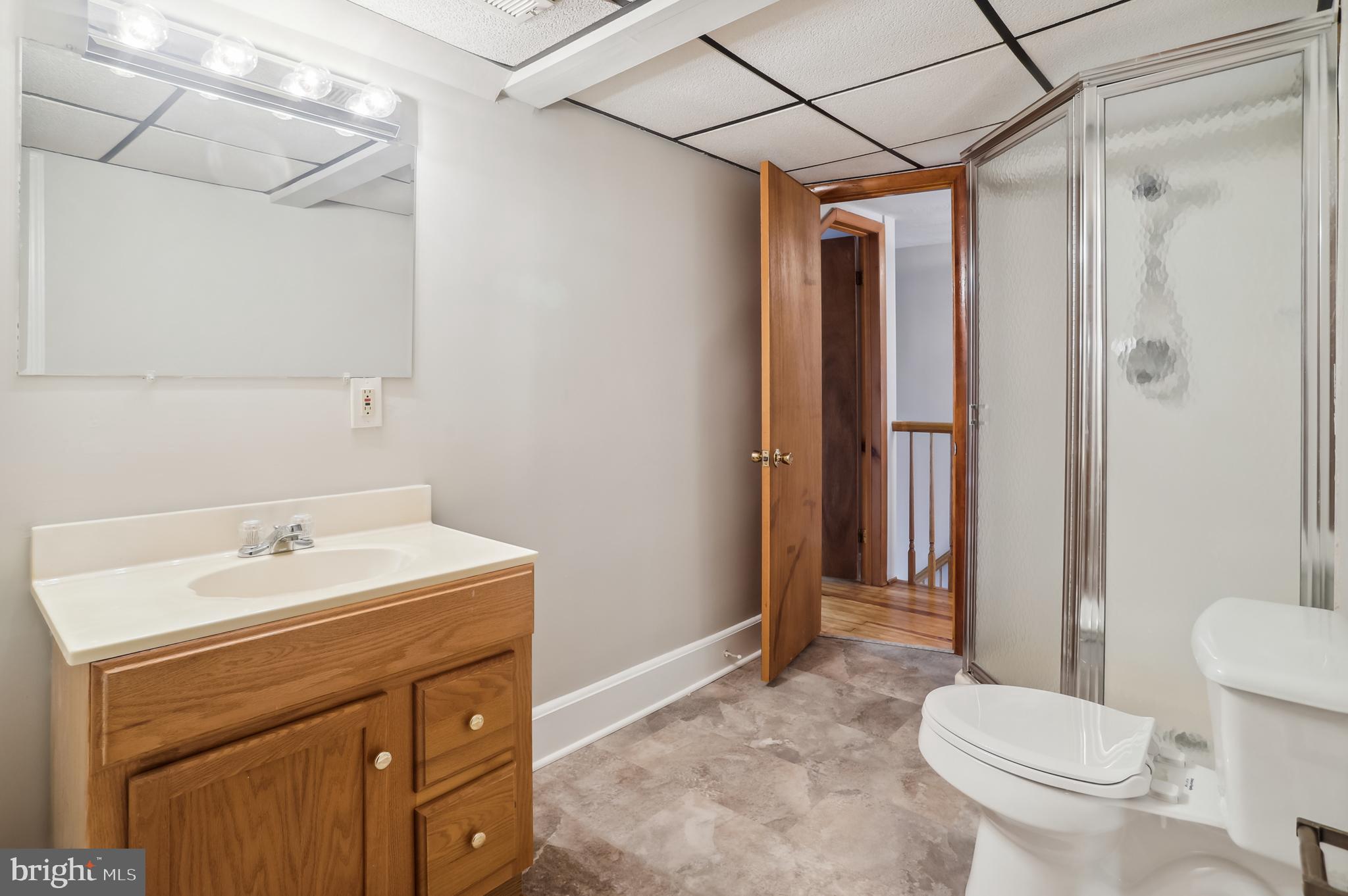 1232 Hillside Road Pasadena, MD 21122 - Photo 30 of 49 Hallway Full Bath