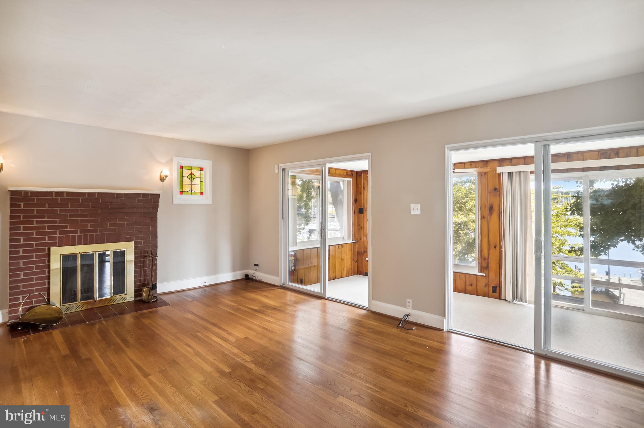 1232 Hillside Road Pasadena, MD 21122 - Photo 9 of 49 Living Room
