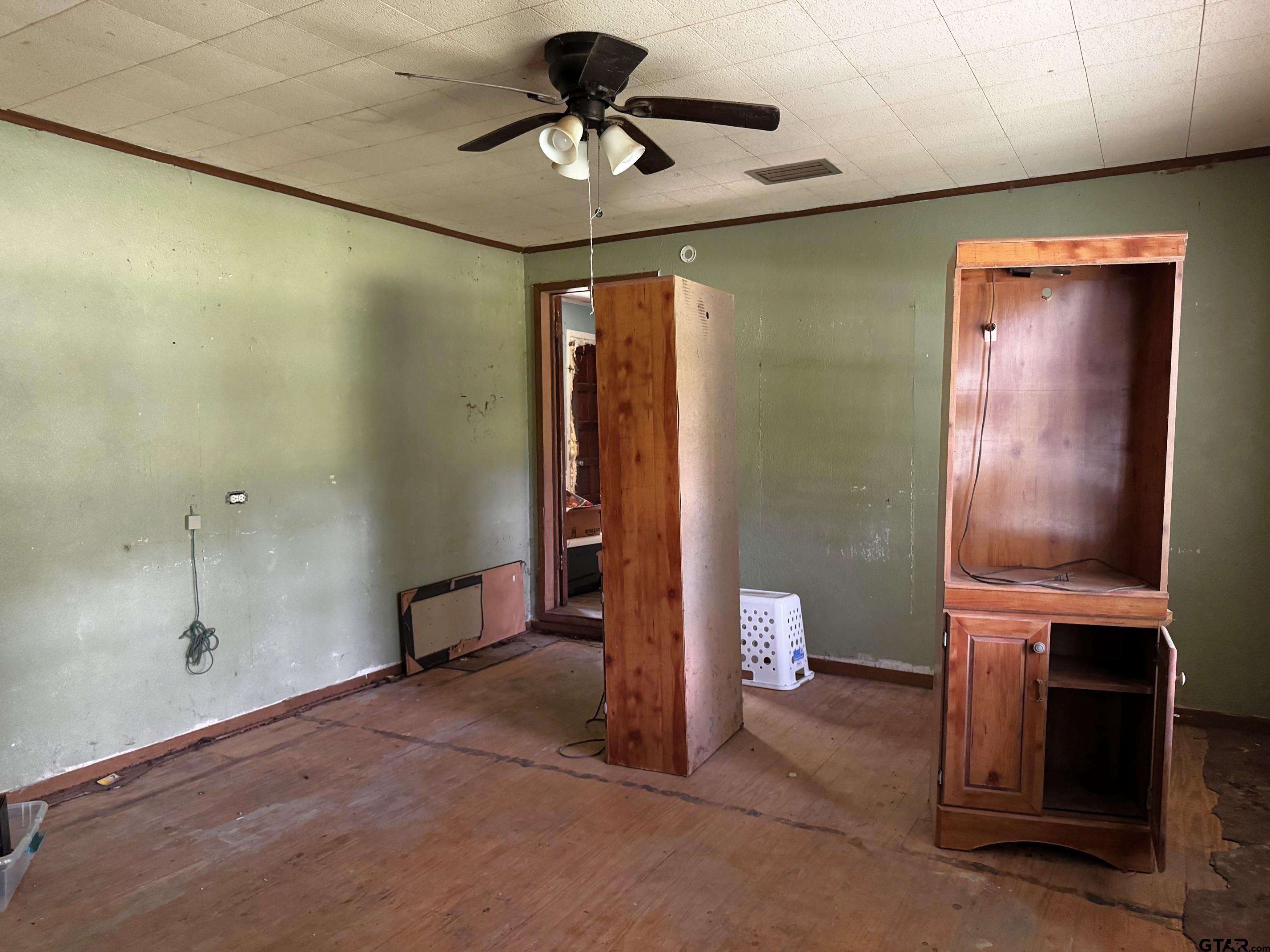 406 Pace Street Naples, TX 75568 - Photo 8 of 13