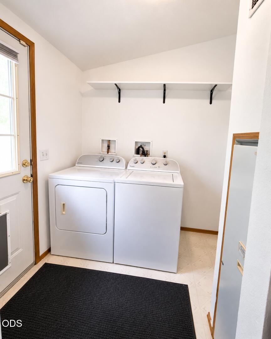 275 Sallsten Road Grants Pass, OR 97527 - Photo 10 of 12 Gallery Image 10