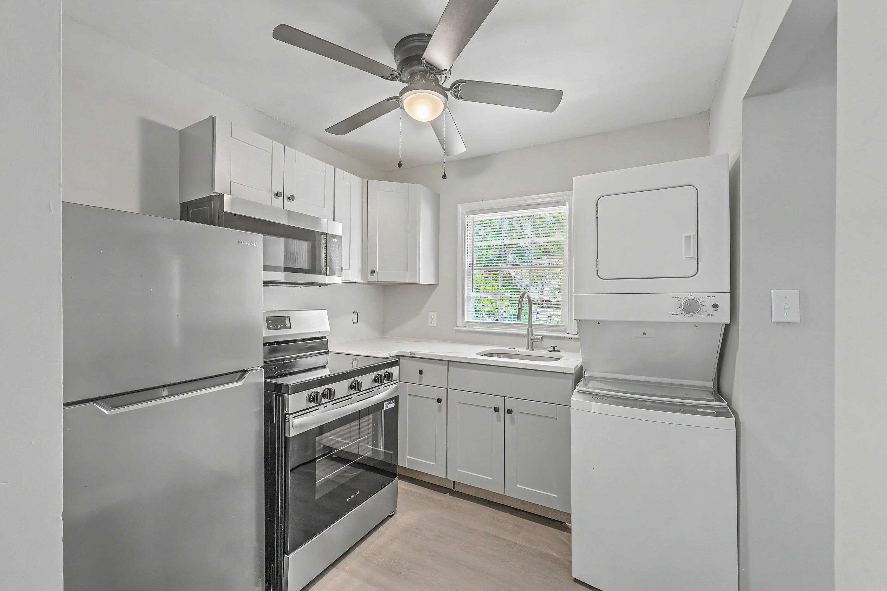 119 Drake Street, Unit D Charleston, SC 29403 - Photo 5 of 21 Kitchen