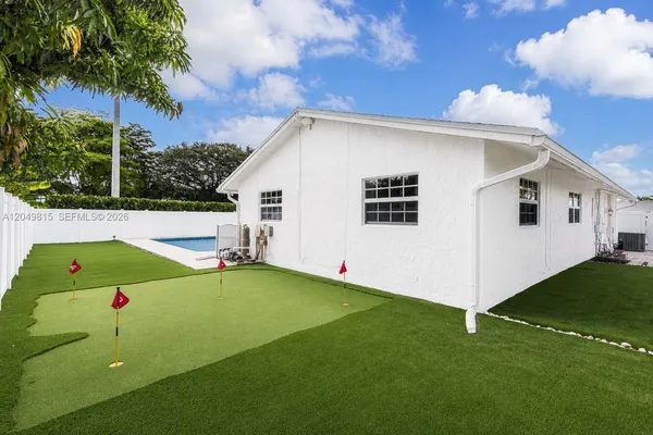 $674,900 | 2403 Southwest 12th Court, Deerfield Beach, FL 33442