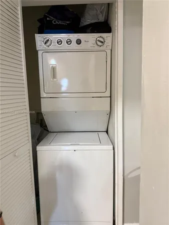 a close up view of a washer and dryer