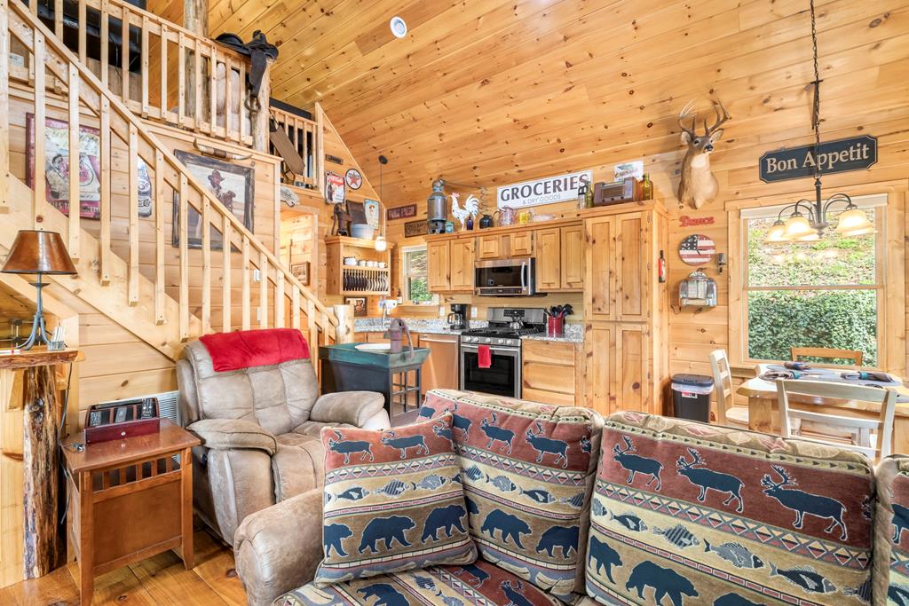 205 Copper Mountain Drive Murphy, NC 28906 - Photo 18 of 29 a room with furniture