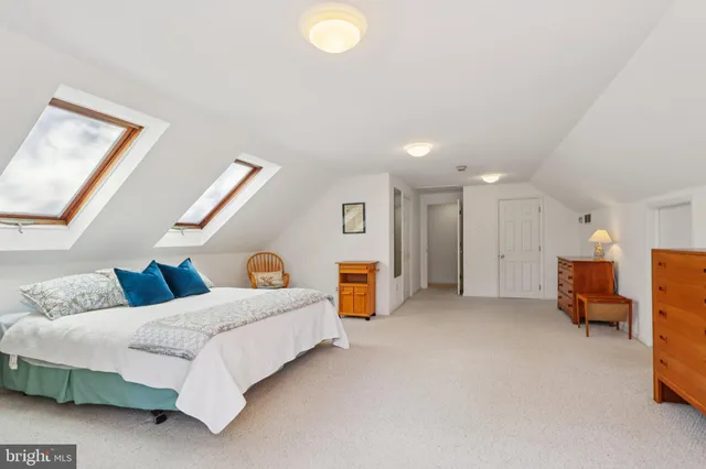 $850,000 | 7 Pontiac Drive, Medford, NJ 08055