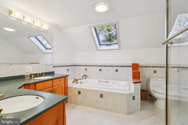 $850,000 | 7 Pontiac Drive, Medford, NJ 08055