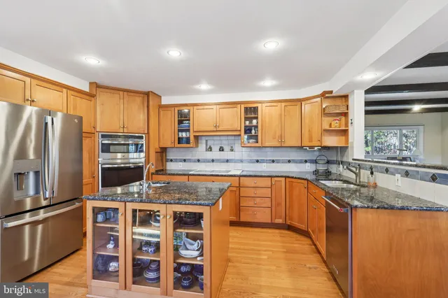 $850,000 | 7 Pontiac Drive, Medford, NJ 08055